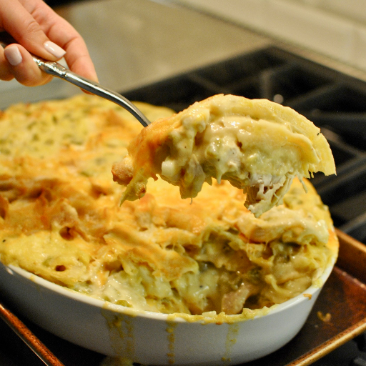 Are there any variations to Trisha Yearwood's breakfast casserole recipe?